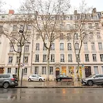 Appartement Bien Equipe, Croix-Rousse, Lyon
