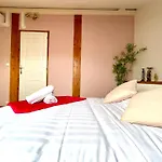 Bngo I Le Spacieux I 9 Personnes, Climatisation, Parking Gratuit, 3 Chambres, 6 Lits, Gare Partdieu, Centre De Lyon