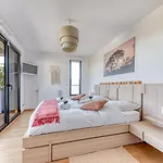 Guestready - Chic Stay With Jacuzzi And Parking