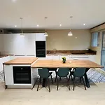 Maison Familiale Avec Jardin Lyon 8Eme