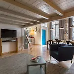 GuestReady- Typical Croix-Roussien Flat