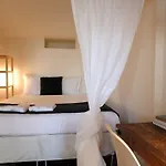 Honore - Hotel Pour Nomades Reveurs - 12 Amboise