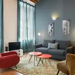 Honore - Hotel Pour Nomades Reveurs - Palais Grillet