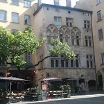 Apartment Pierre Scize Sur La Saone