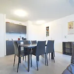 Beautiful Bright Apt With Terrace