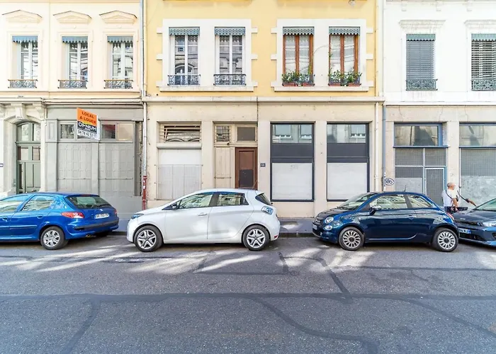 Le Petit Chaponnay - Charming Apartment For 2 Near Saxe Gambetta
