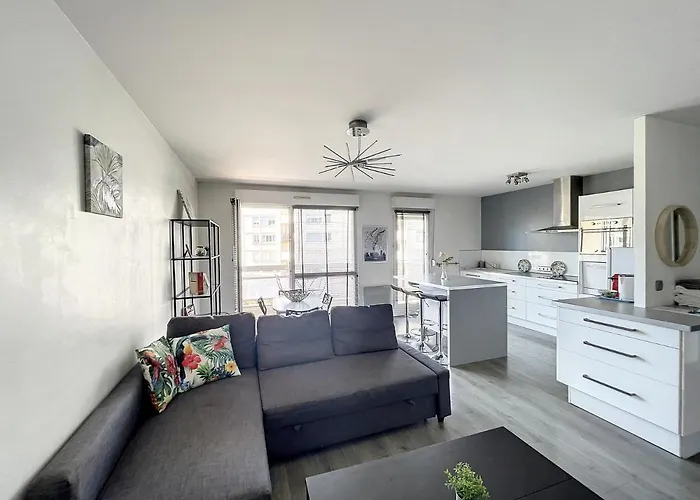 City & Cosy, Lyon Charcot- Wifi - Lave Linge - Balcon - Parking