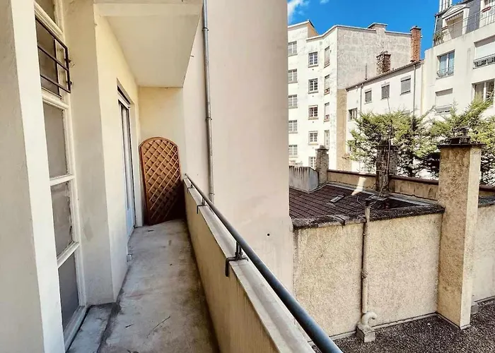 A Cosy Nest In The Heart Of Lyon 3Rd District