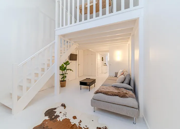 Charming Renovated Pied-A-Terre Saxe Gambetta