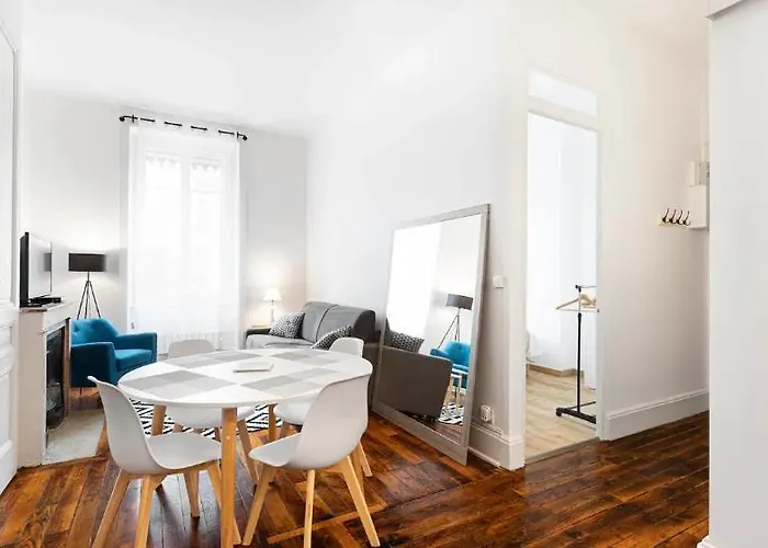 Appartement 2 Pieces Jean Mace Et Stationnement