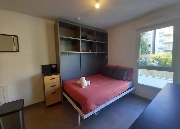 69A - Cosy Studio Ideally Located Lyon Gerland