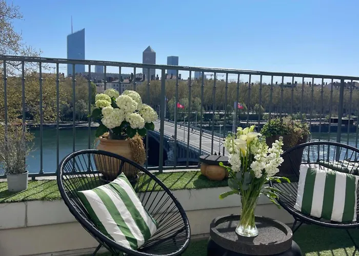 Coeur De Lyon Avec Terrasse Et Jacuzzi