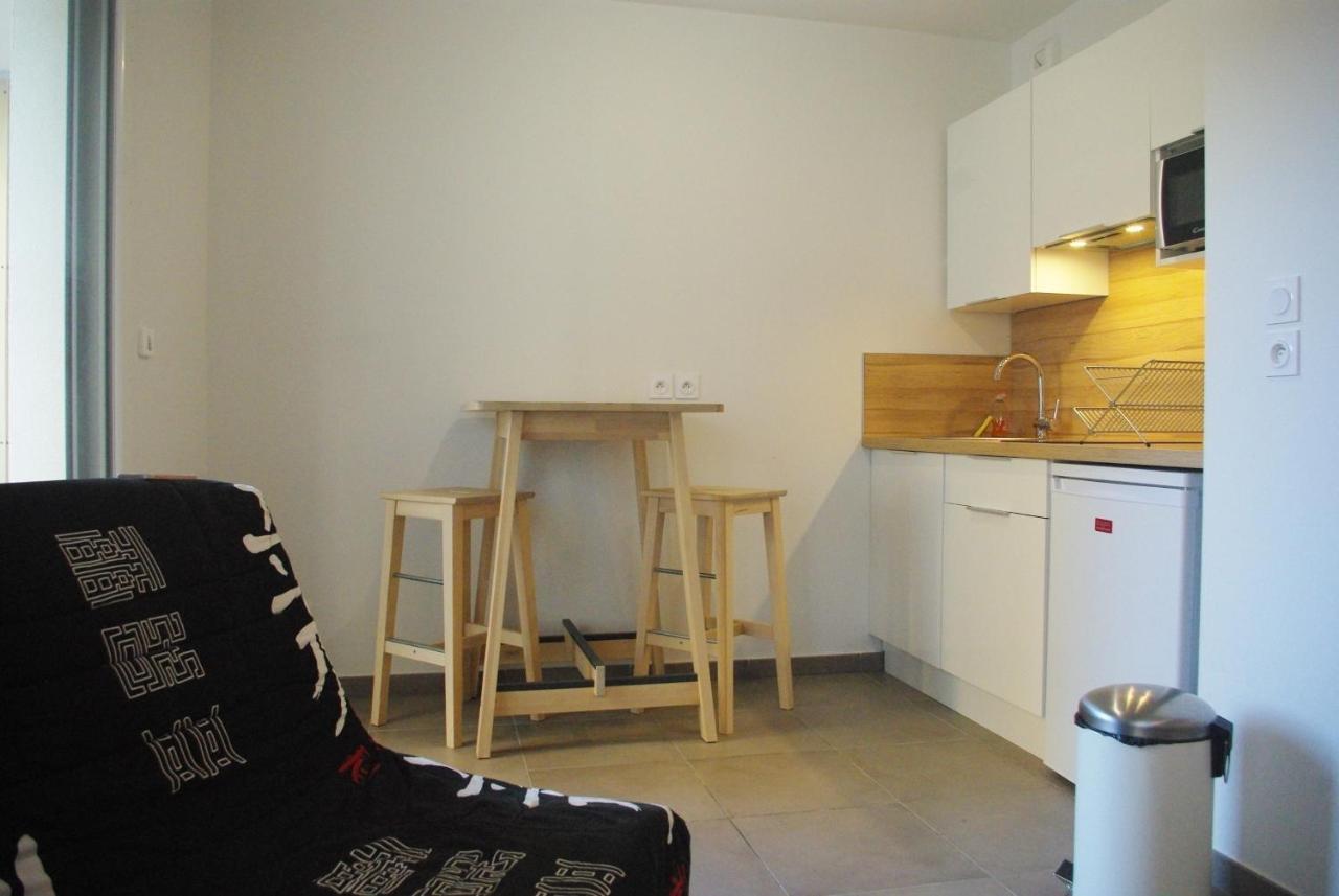 Appartement Avec Balcon Immeuble Standing *
