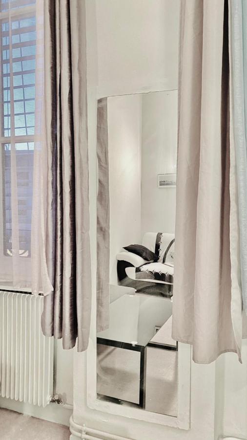 Apartment Full Entier