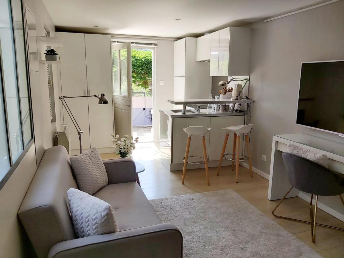 Apartment Sur Cour A 9e Mont D'or