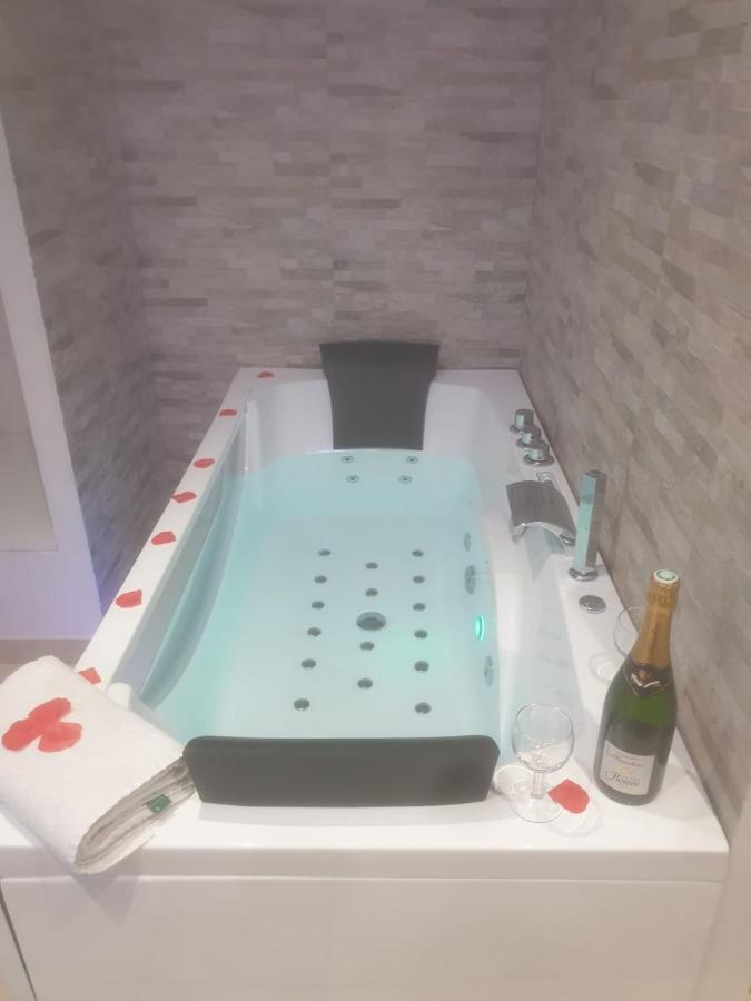 Enzo Avec Jacuzzi Privatif *