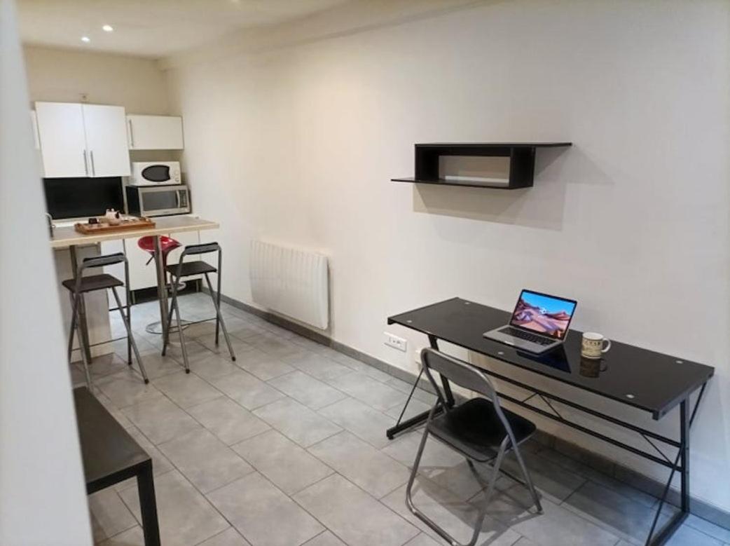 Charmant Studio A La Croix Rousse Avec Patio Lyon