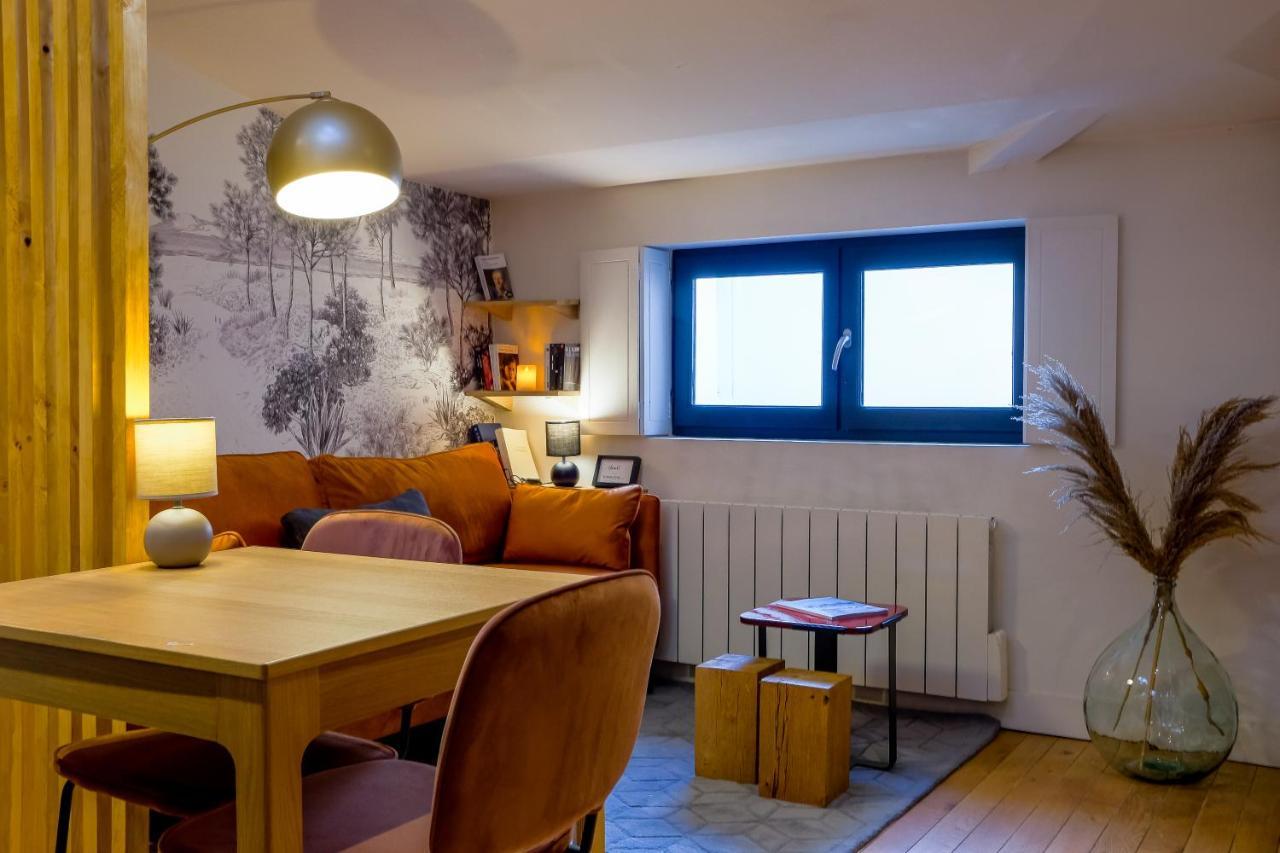 Honore - Terracotta Apartment *