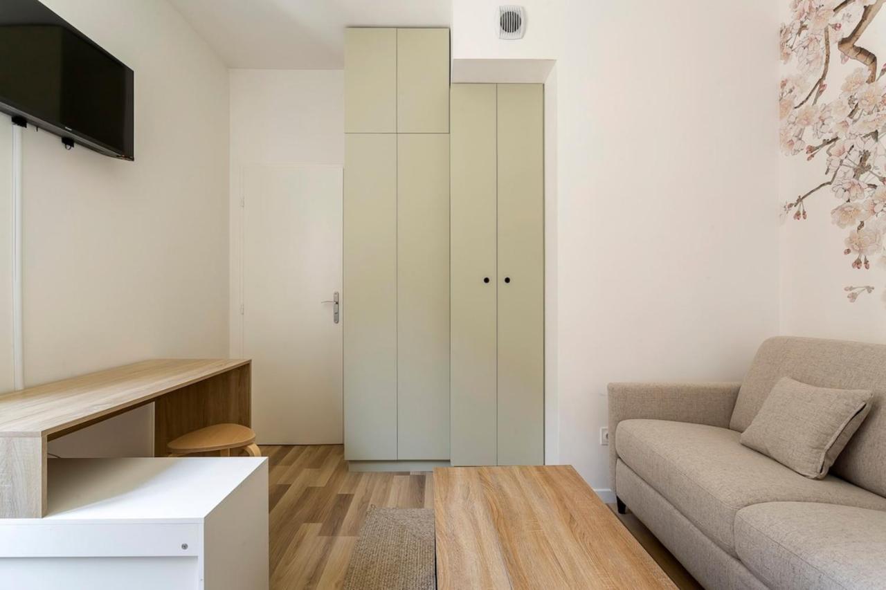 Apartment Studio Equipe Boulevard Stalingrad -2 Personnes *