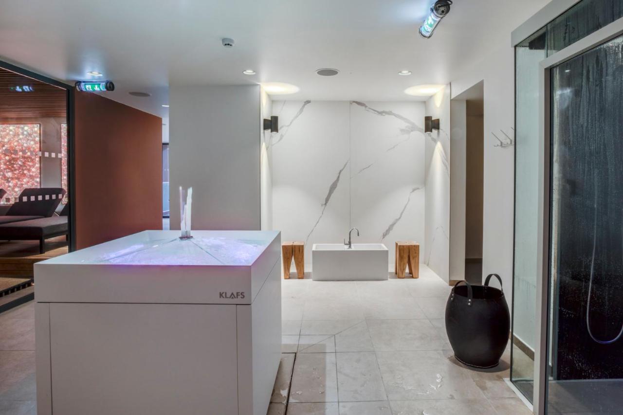 Metropole 4*