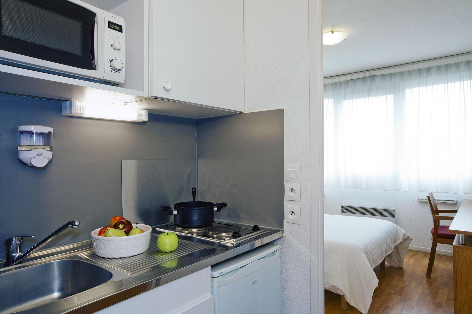 Séjours&affaires Saint-nicolas Apartahotel Lyon