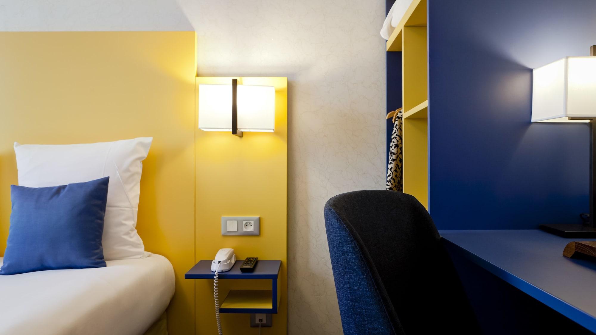 Hotel Des Remparts Perrache 3*