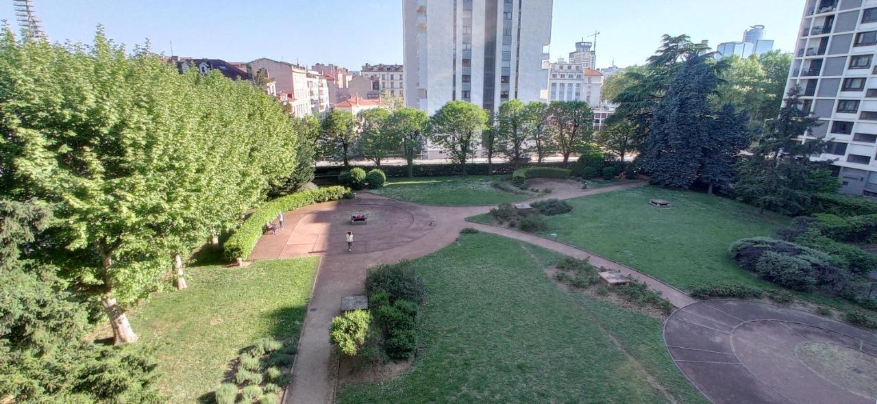 Studio 30m Avec Balcon Et Parking, Casa Lyon