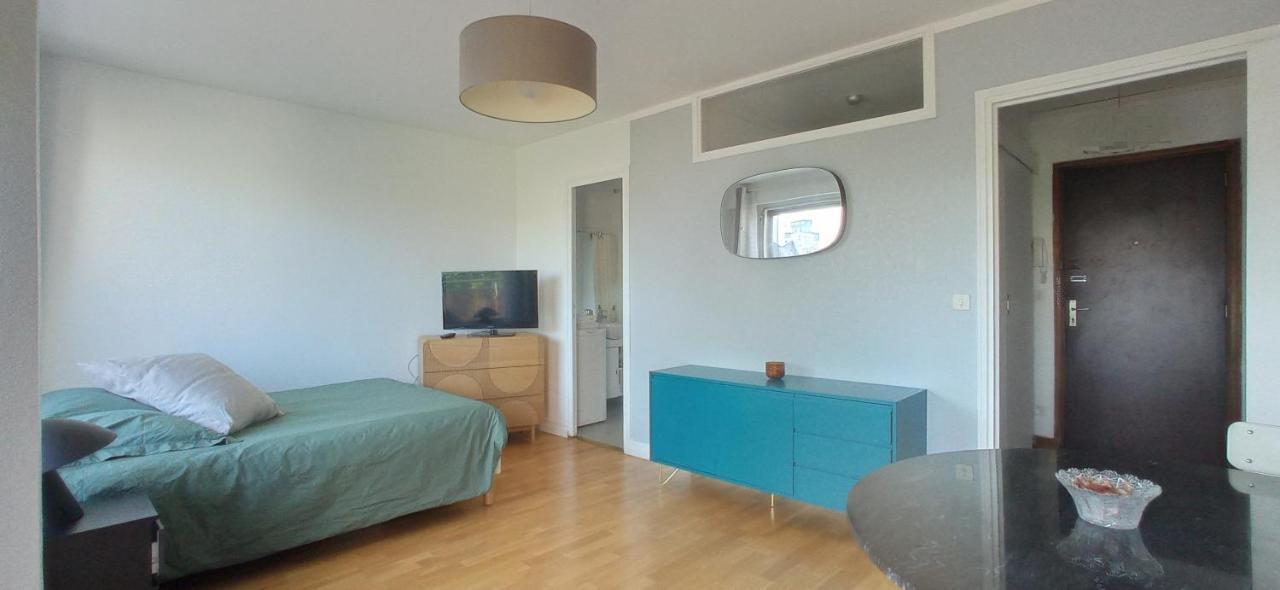 Studio 30m Avec Balcon Et Parking, Casa Apartment *