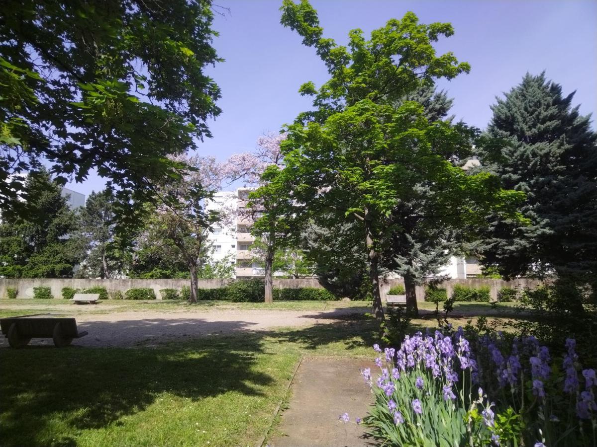 Apartment Du Parc Des Tilleuls De 82 M2 Pkg Free Lyon