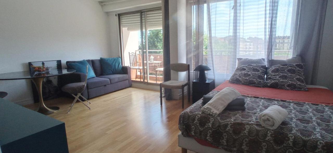 Apartment Studio 30m Avec Balcon Et Parking, Casa