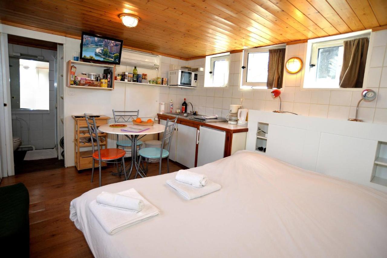 Appartement Studio Insolite Sur Peniche, Le Carre, Au Coeur De