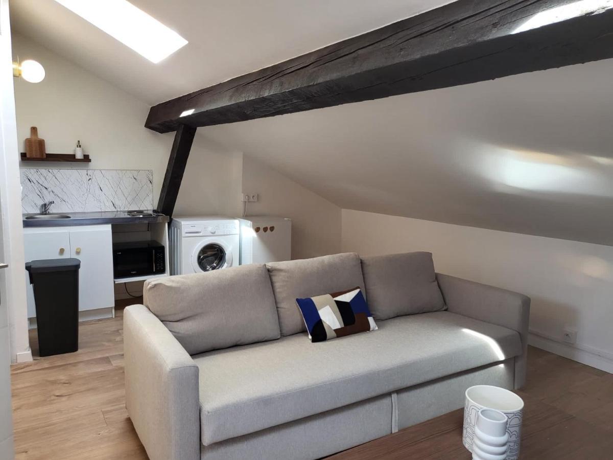 Virgil Apartment