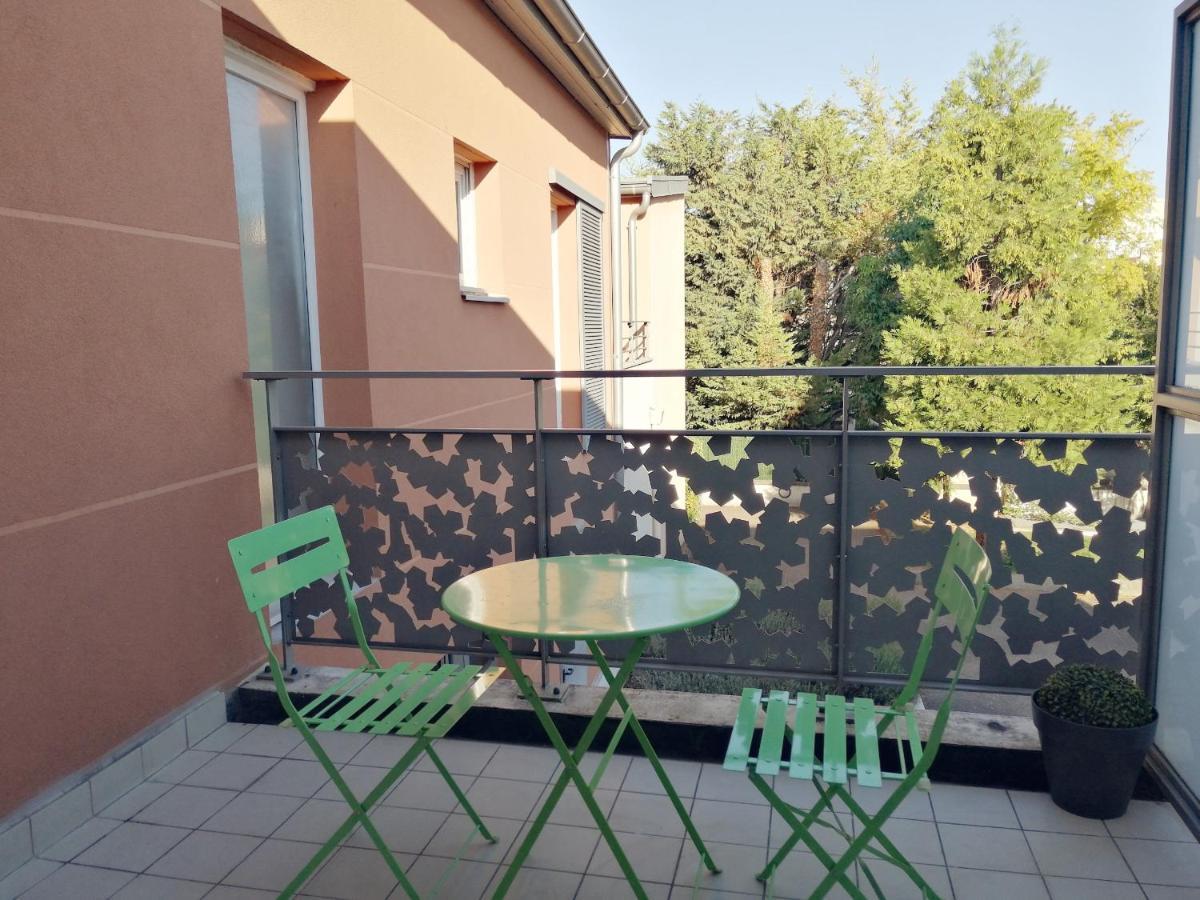 Fonctionnel Au Calme Avec Garage Individuel Et Balcon Apartment