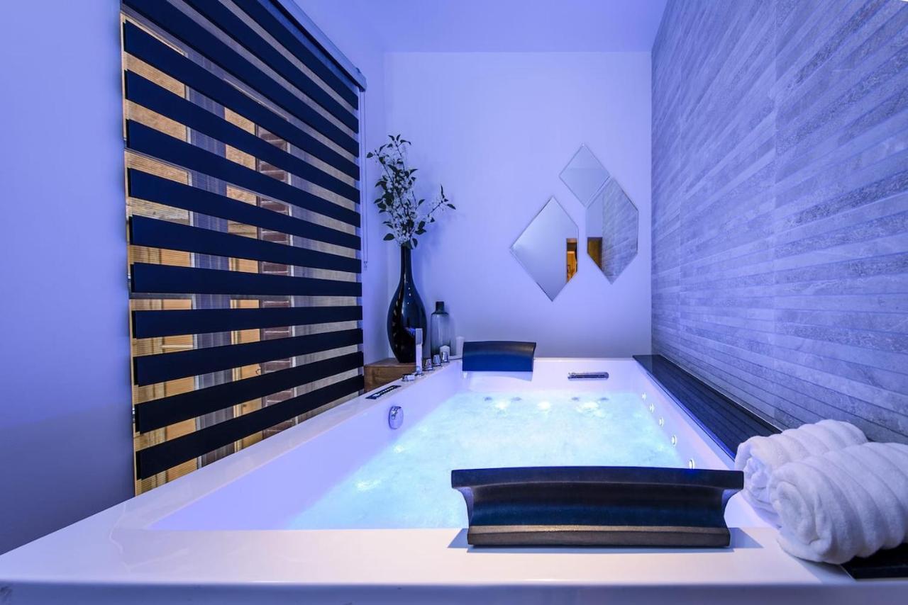 Majord'home - Les Nebuleuses - Et Balneo Apartment *