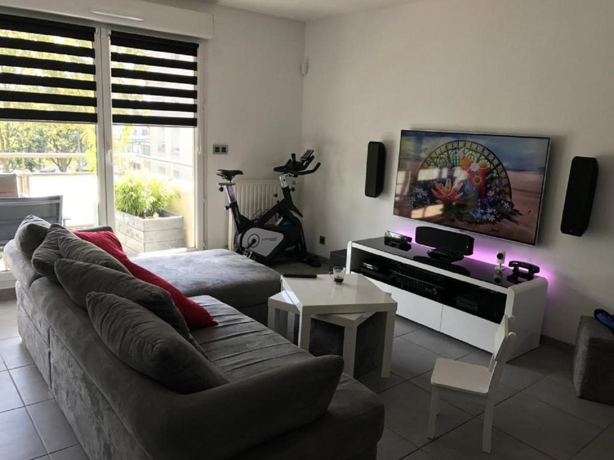 Chambre Meublée: Location Courte Durée Près De La Clinique De La Sauvegarde