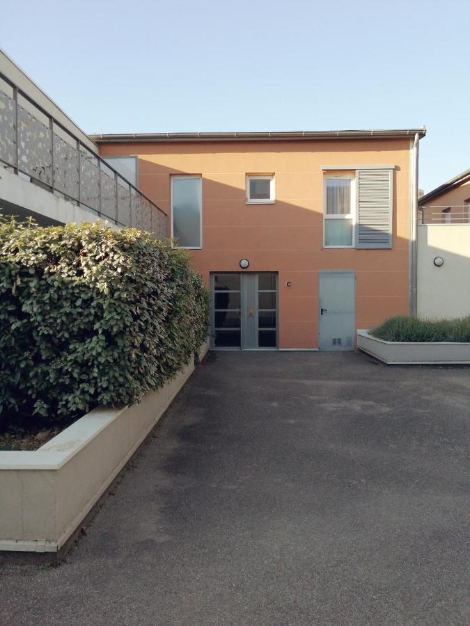 Apartment Fonctionnel Au Calme Avec Garage Individuel Et Balcon *