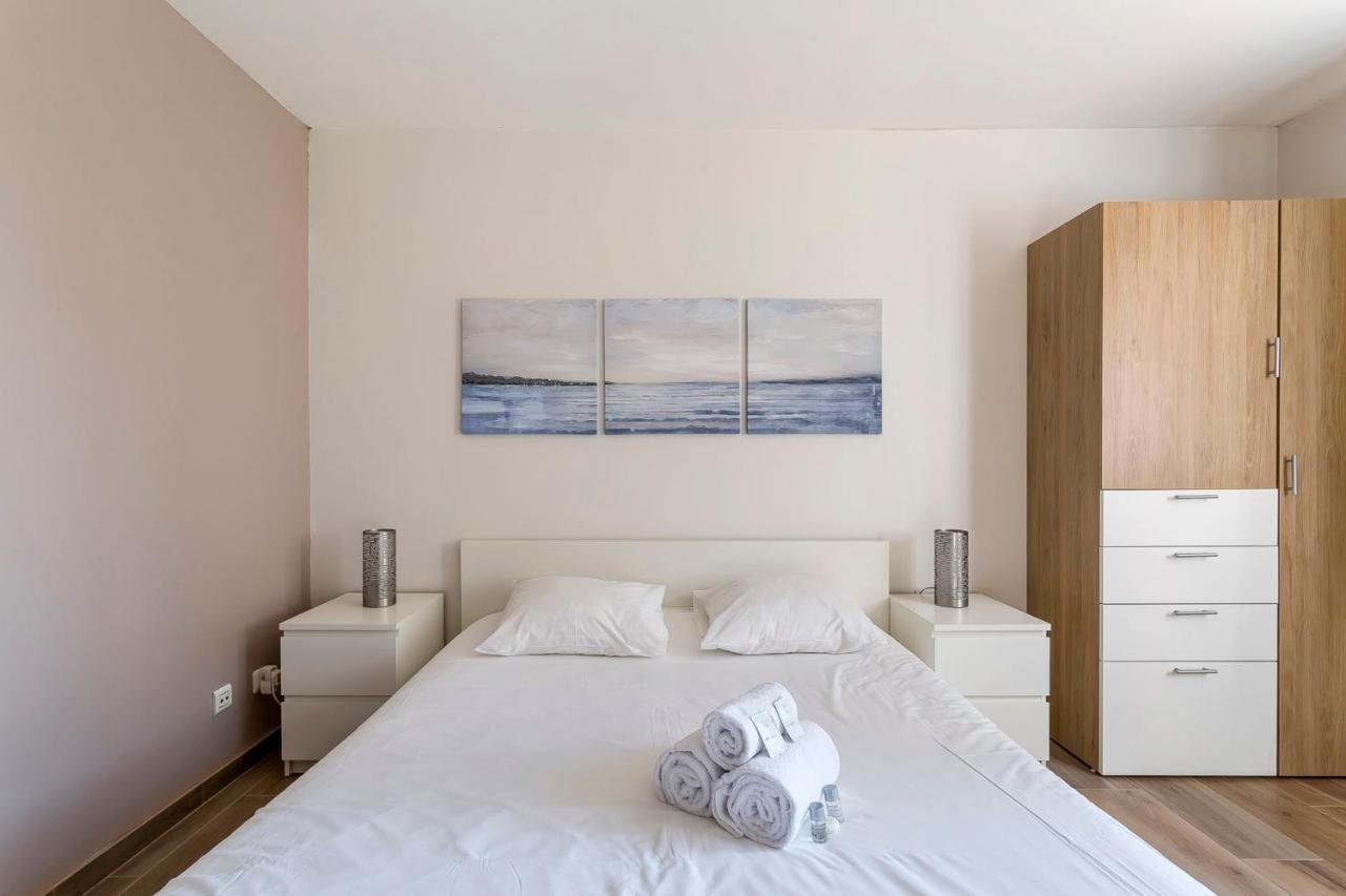 Granges En Rez-de-jardin Pour 4 Voyageurs Appartement *