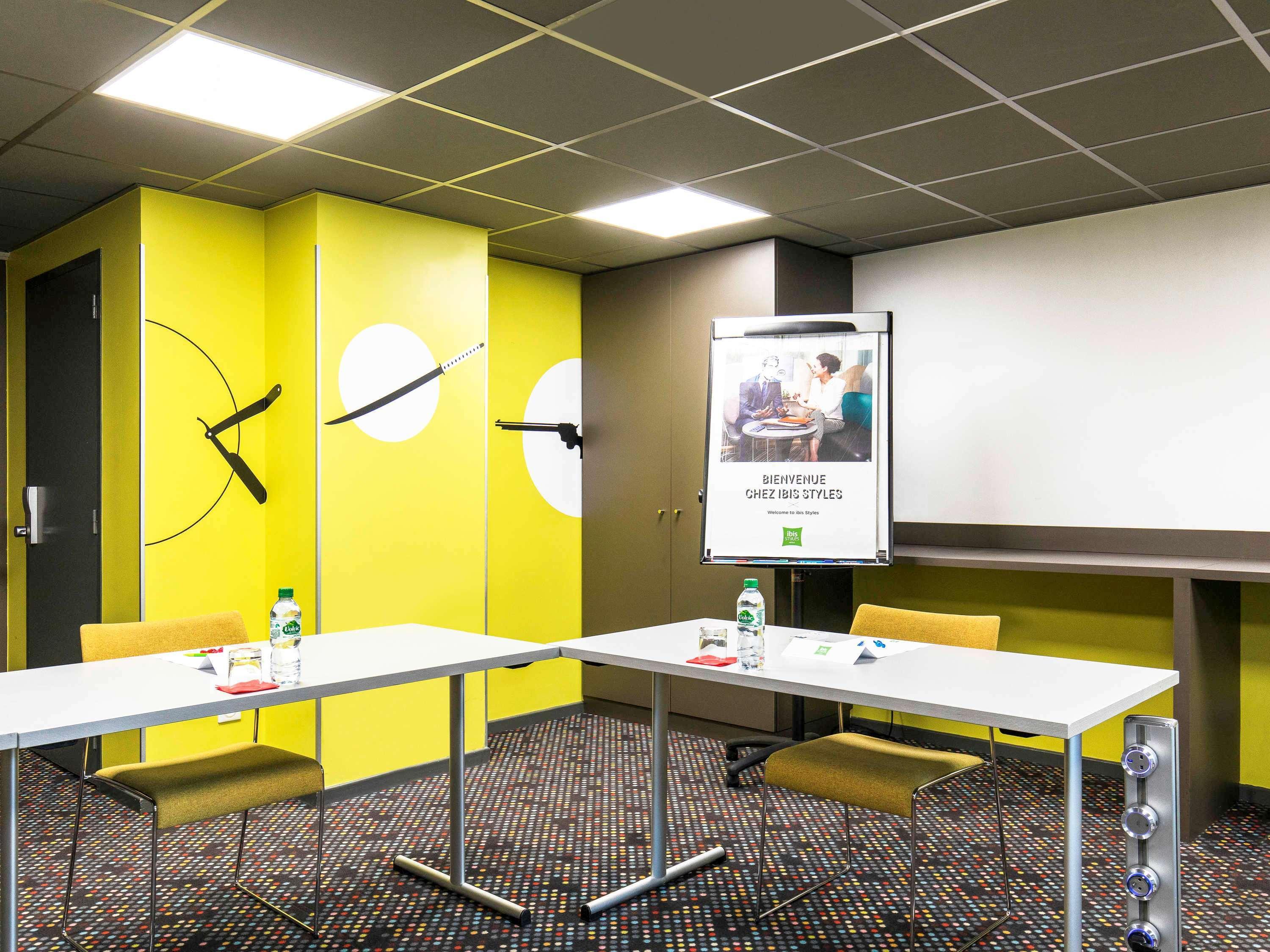 Ibis Styles Centre Confluence Hotel 3*