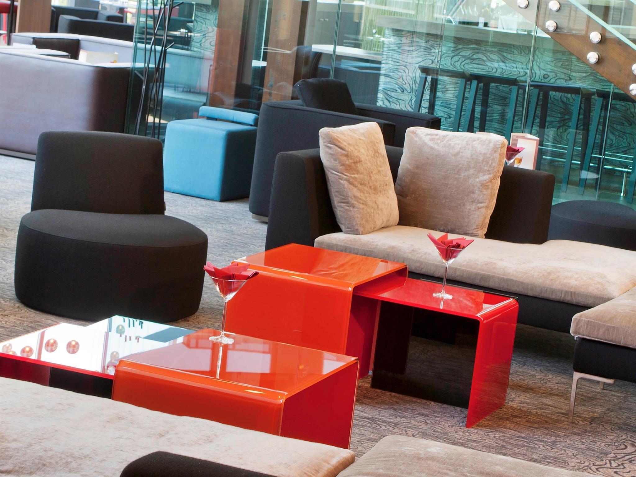 Novotel Centre-confluence Bord De Saone 4*