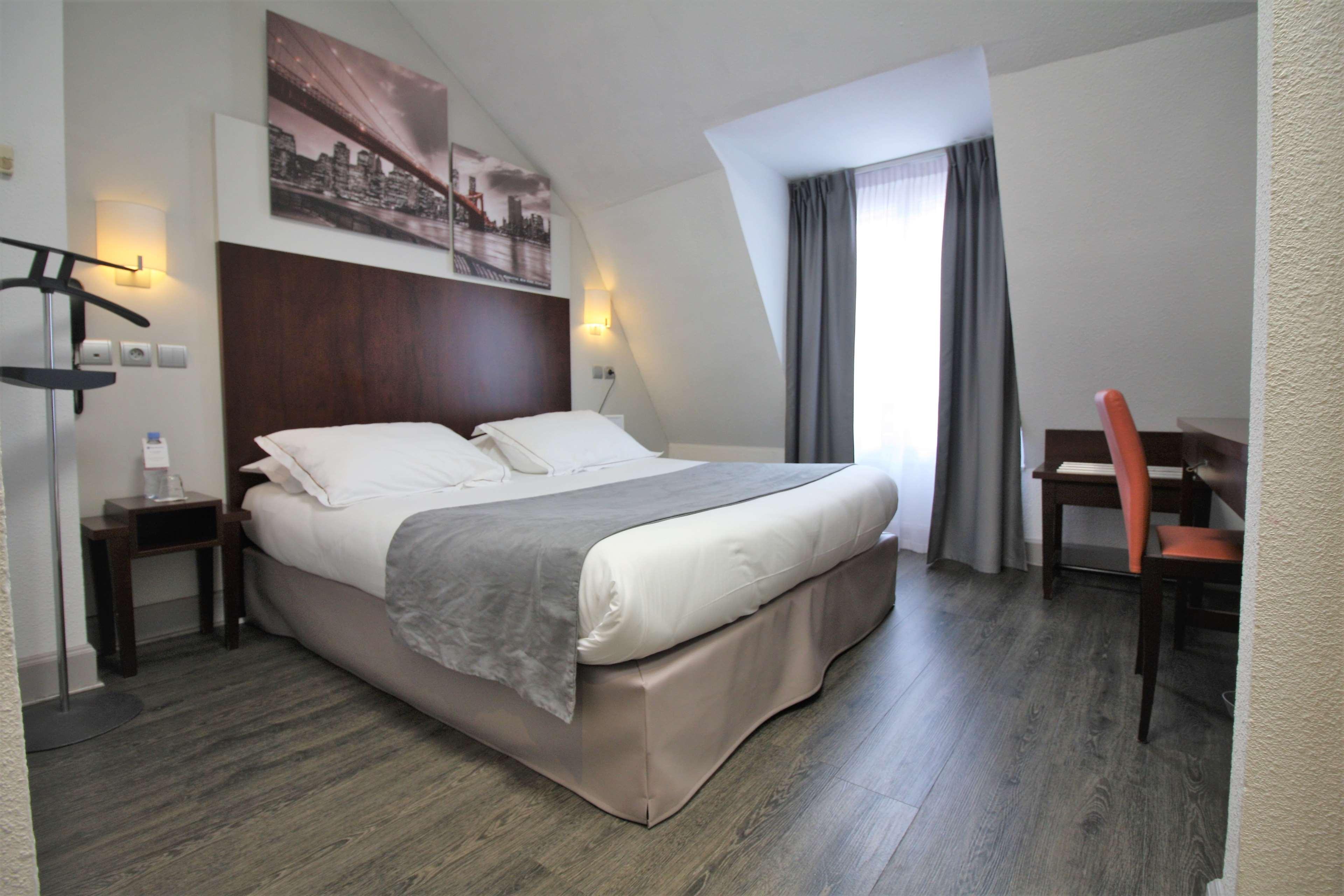 Hotel Western Saint-antoine 3*