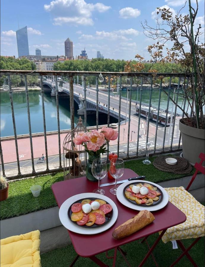 Coeur De Avec Terrasse Et Jacuzzi