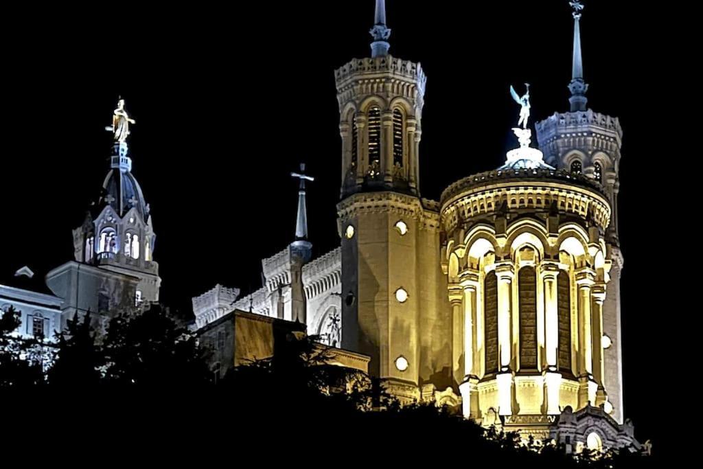 Pepite Rare 8 Personnes Au Coeur Battant Du Vieux Lyon
