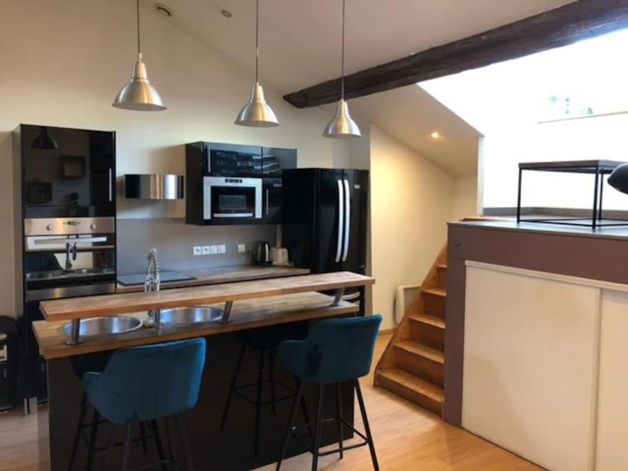 Pepite Rare 8 Personnes Au Coeur Battant Du Vieux Appartement Lyon