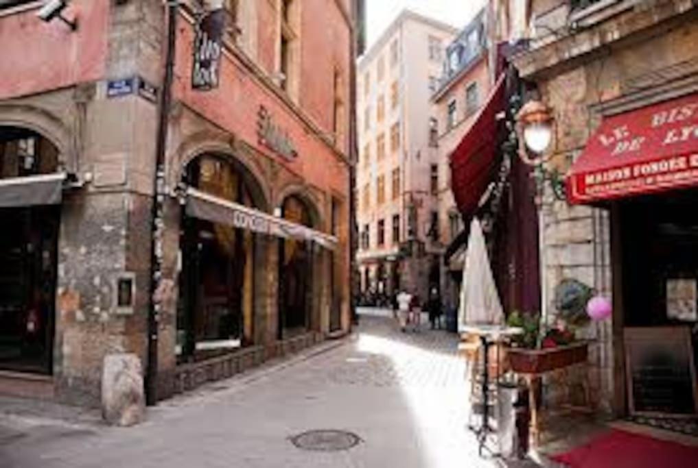 Appartement Pepite Rare 8 Personnes Au Coeur Battant Du Vieux Lyon