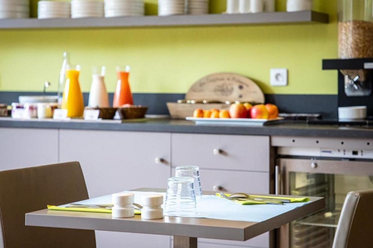Adonis Dock Ouest Aparthotel