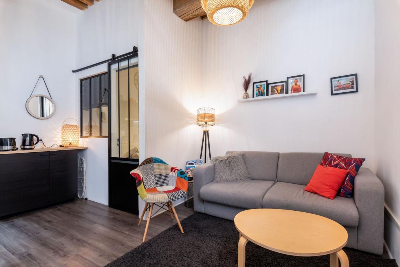 Le 14 Sathonay Apartment *