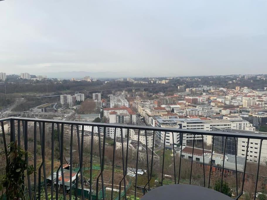 Confortable Avec Un Lit Double * Lyon