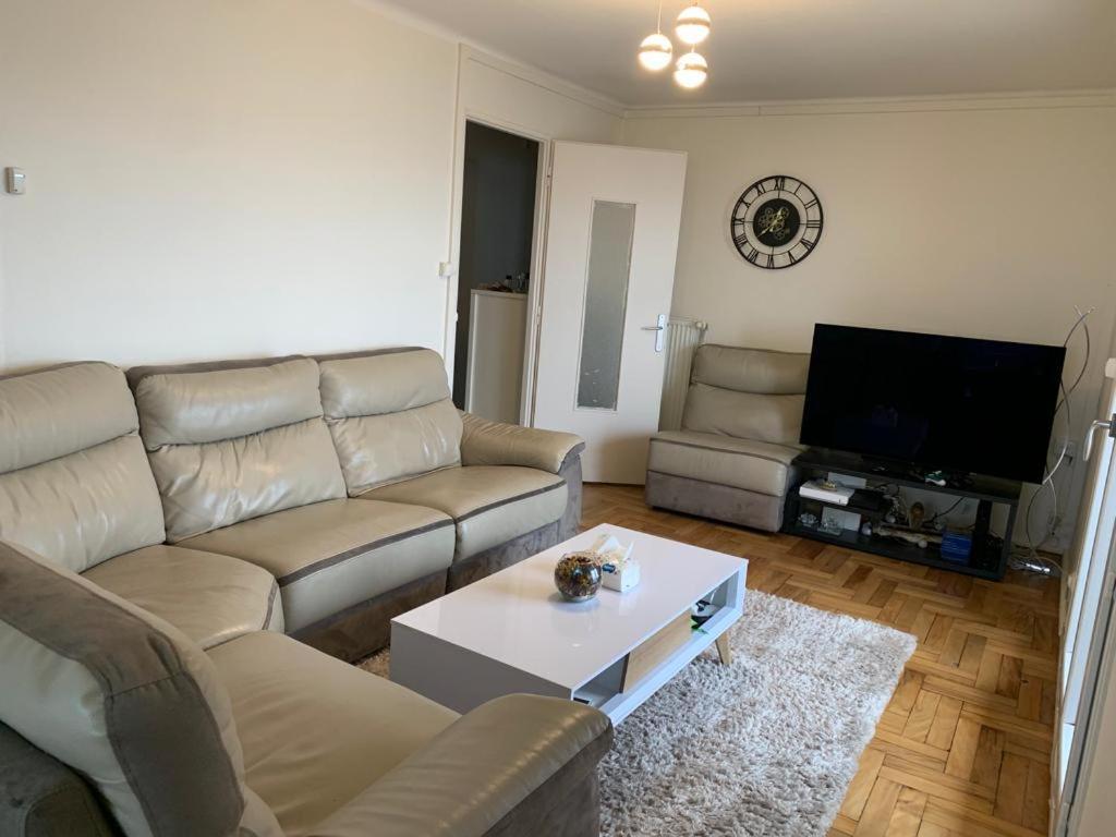 Confortable Avec Un Lit Double Apartment Lyon