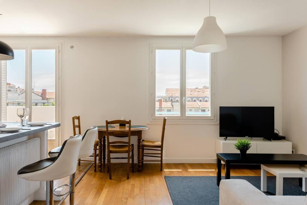 Let's - 50 M² - T2 Part Dieu / Centre - Wifi *