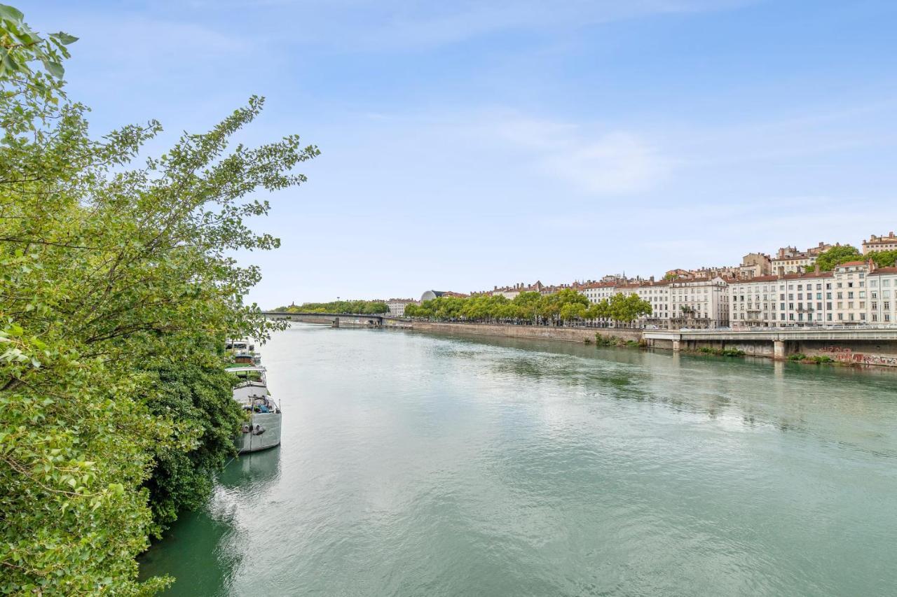 Modern Two Steps Away From The Rhone - Welkeys
